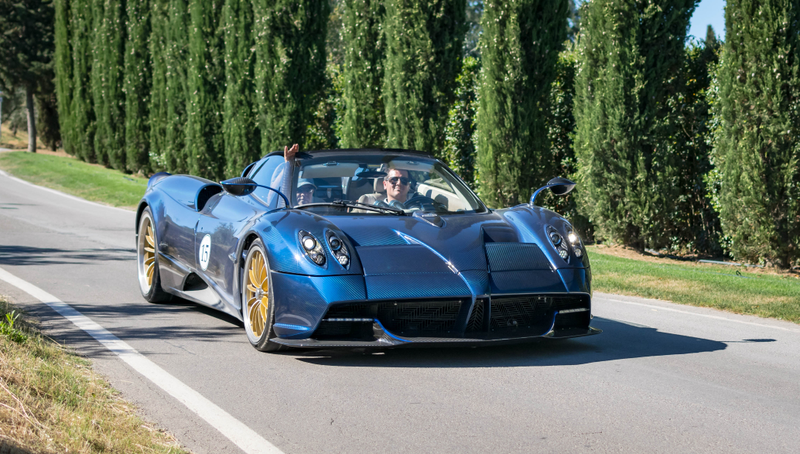 Illustration for article titled A Pagani Rally In Italy Puts All Other Car Meets To Shame